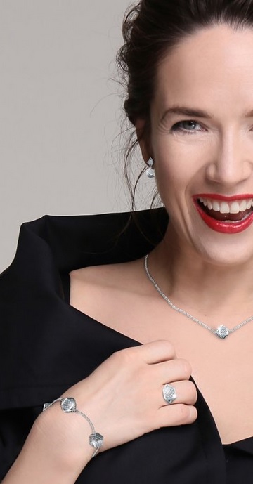 Klenoty Budín Zlatý náhrdelník velká Kostka - COUPLE v bílém zlatě s broušenými kubickými zirkony 585/1000 690034