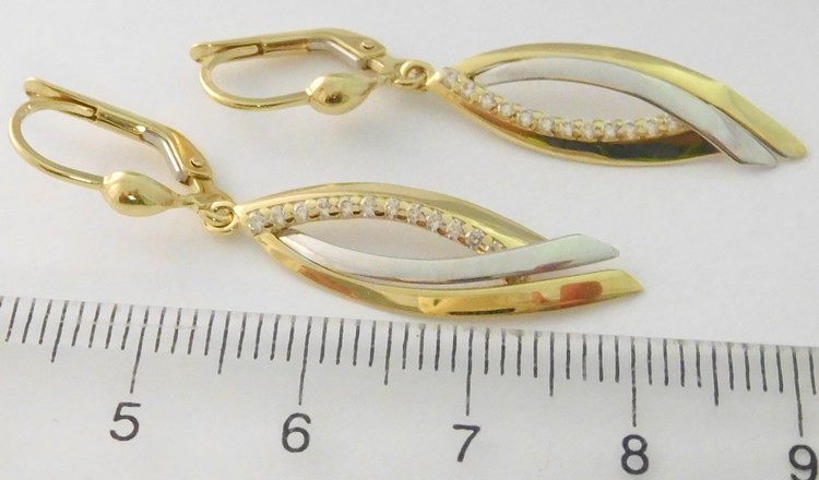 Klenoty Budín Mohutné gravírované zlaté visací náušnice poseté zirkony 585/3,31gr HK2003