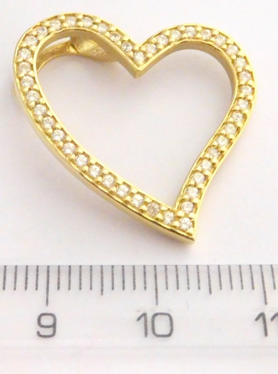 Klenoty Budín Obrovské zlaté srdce poseté mnoha zirkony 585/2,94gr HK3007
