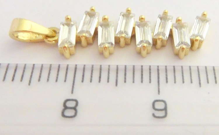 Klenoty Budín Zlatý přívěsek ze žlutého zlata se zirkony 585/1,39gr HK3029