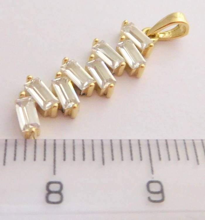 Klenoty Budín Zlatý přívěsek ze žlutého zlata se zirkony 585/1,39gr HK3029