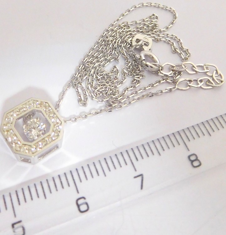 Klenoty Budín Zlatá souprava z bílého zlata s pohybujícím se kamínkem (přívěsek) 585/2,28gr 42-45cm HK4004