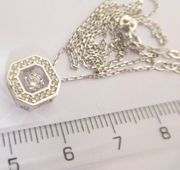 Klenoty Budín Zlatá souprava z bílého zlata s pohybujícím se kamínkem (přívěsek) 585/2,28gr 42-45cm HK4004