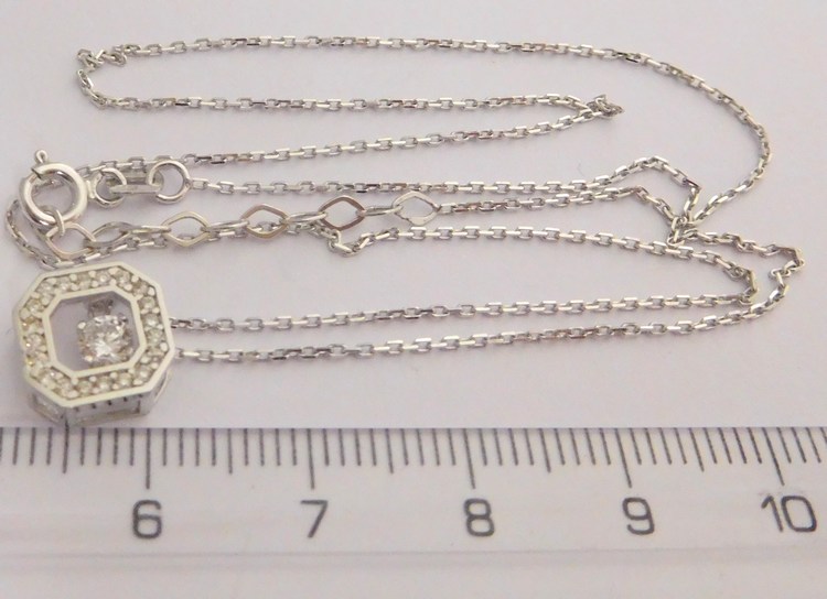 Klenoty Budín Zlatá souprava z bílého zlata s pohybujícím se kamínkem (přívěsek) 585/2,28gr 42-45cm HK4004