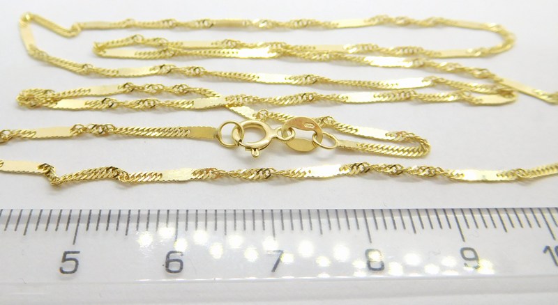 Klenoty Budín Pevný přívěskový zlatý řetízek TWIST S DESTIČKOU 585/1,70gr 45cm HK6030