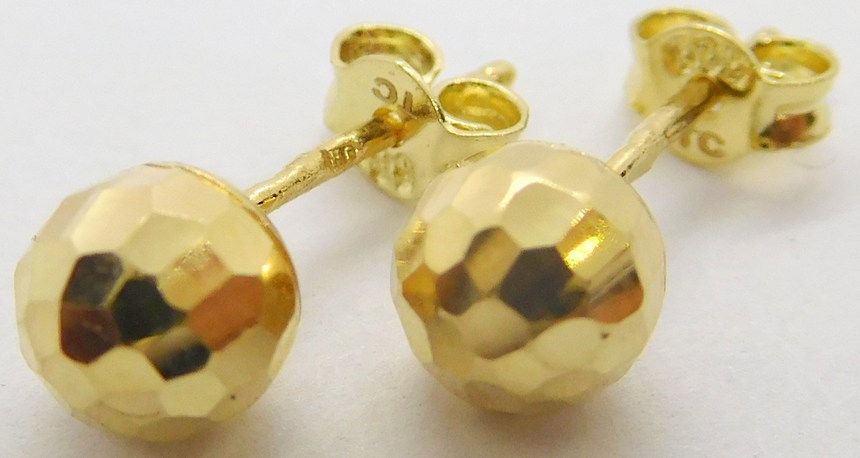 Klenoty Budín Dámské gravírované zlaté pecičky 585/1,20gr HK2096