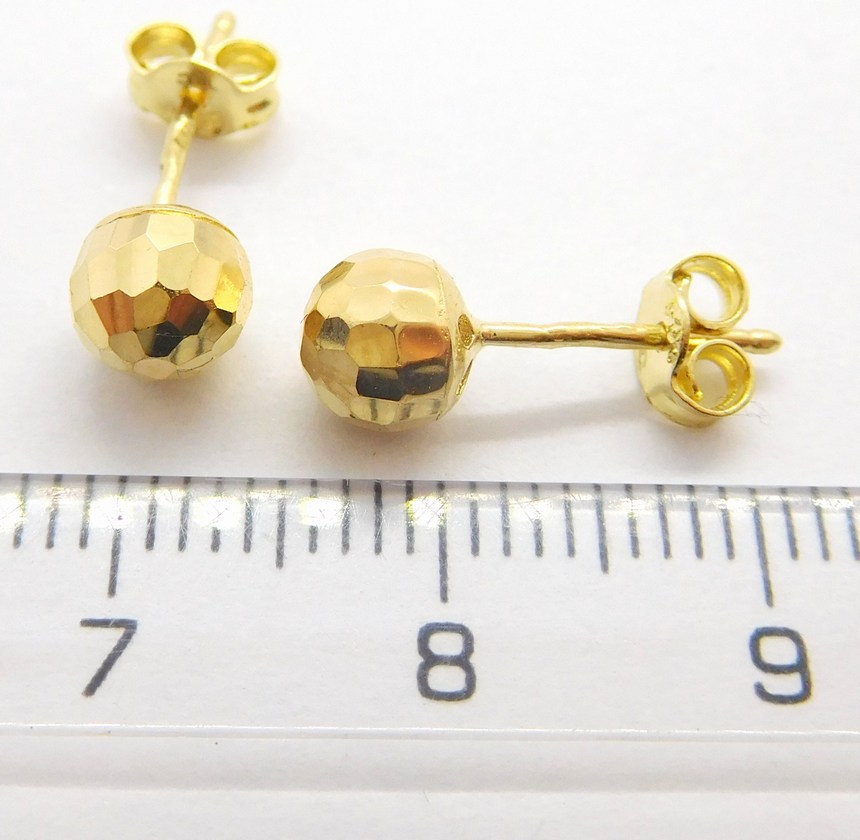 Klenoty Budín Dámské gravírované zlaté pecičky 585/1,20gr HK2096