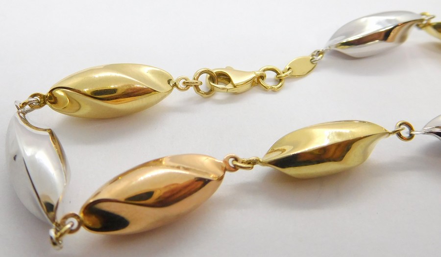 Klenoty Budín Mohutný hladký zlatý náramek ze tří barev zlata 585/4,82gr 19cm HK7001