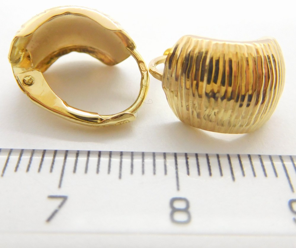 Klenoty Budín Zlaté gravírované náušnice kroužky 585/1,48gr HK2150