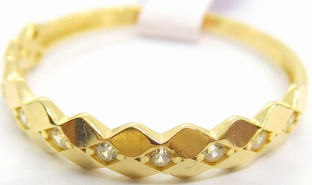 Klenoty Budín Dámský zlatý prsten ze žlutého zlata se zirkony po obvodu 585/1,45gr vel. 56 HK1133