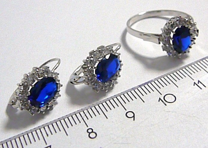 Klenoty Budín Luxusní souprava z bílého zlata Kate Middleton s modrým safírem a zirkony 6,4 gr