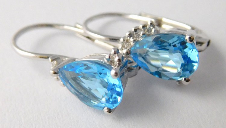 Klenoty Budín Zlaté diamantové náušnice s brilianty a modrými topazy 585/1,68gr 3880151