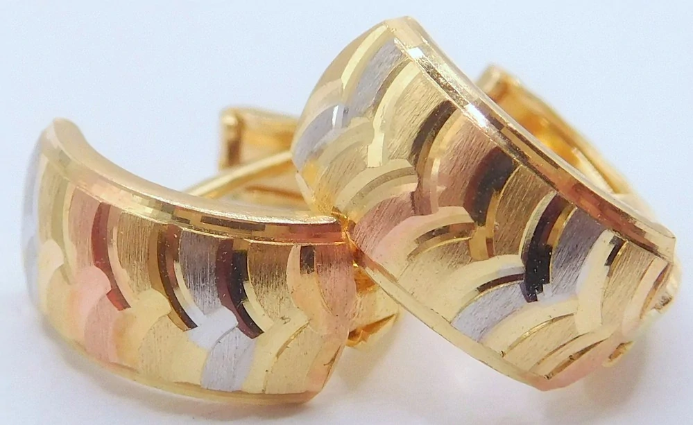 Klenoty Budín Dámské gravírované náušnice ze tří barev zlata na patent 585/2,23gr HK2498