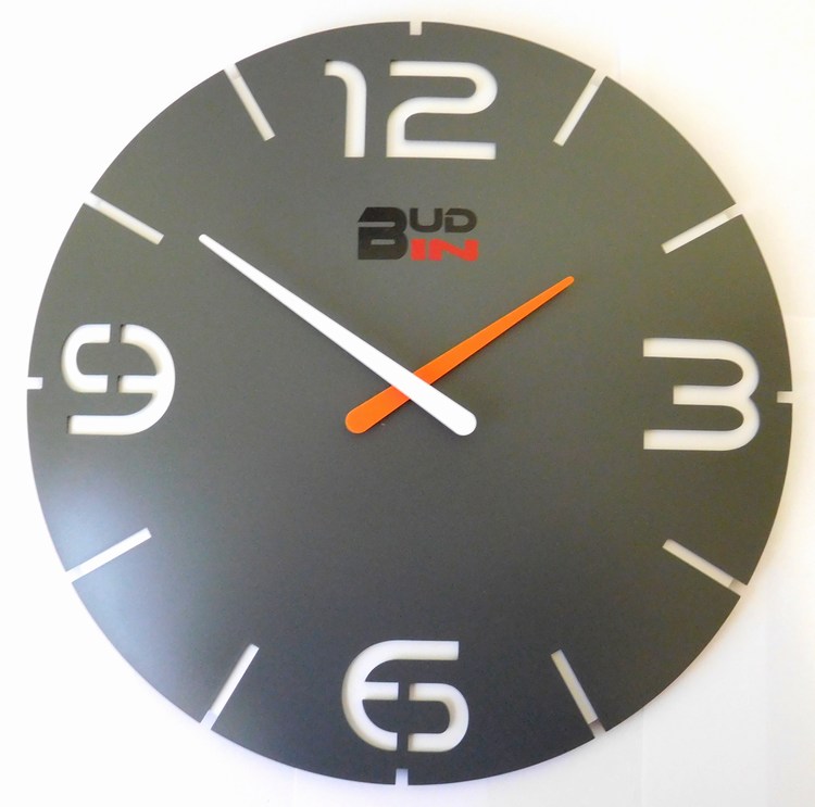 Klenoty Budín Přesné rádiem řízené šedivé designové nástěnné hodiny BUD-IN C1909