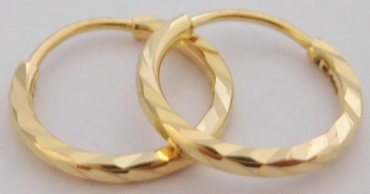 Klenoty Budín Malé gravírované zlaté kruhy ze žlutého zlata (hranaté) - pr. 14mm 585/1,05gr HK2324