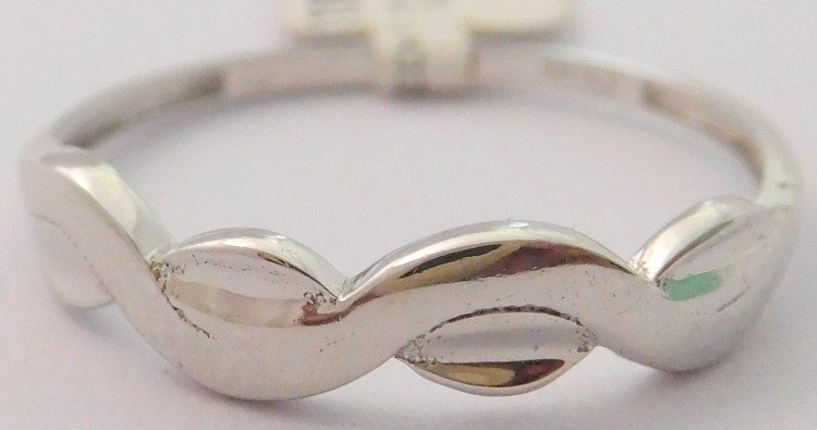 Klenoty Budín Gravírovaný zlatý prsten z bílého zlata vel. 59 585/1,32gr 1161607