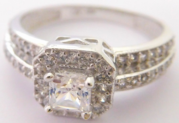 Klenoty Budín Masivní zlatý zásnubní prsten z bílého zlata 585/2,94gr vel.55 HK1044