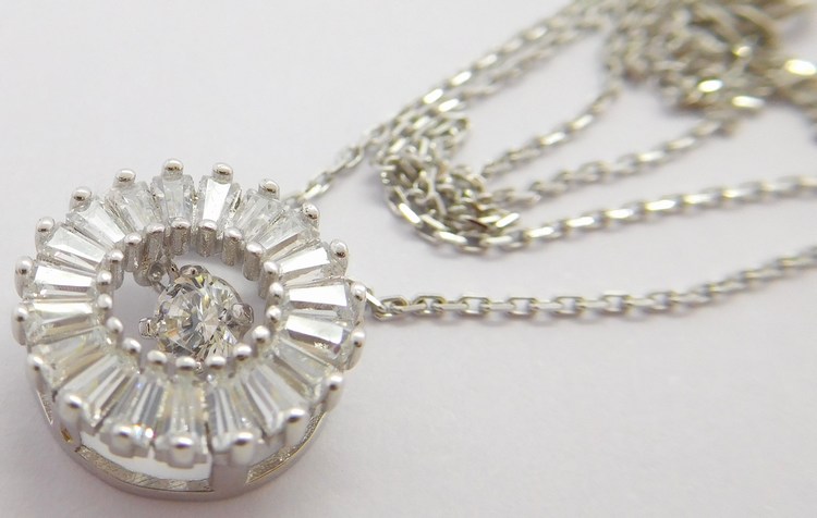 Klenoty Budín Zlatá souprava z bílého zlata s pohybujícím se přívěskem 585/2,80gr 42-45cm HK4003