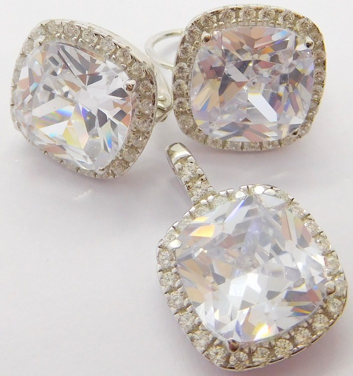 Klenoty Budín Rhodiovaná stříbrná souprava se zirkony (čverečky) 925/1000 030658900002