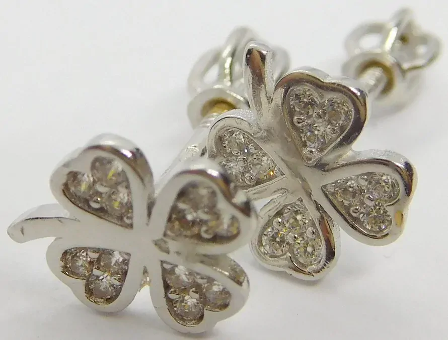 Klenoty Budín Dámské zlaté pecičky čtyřlístek se zirkony bílé zlato 585/1,39gr HK2091