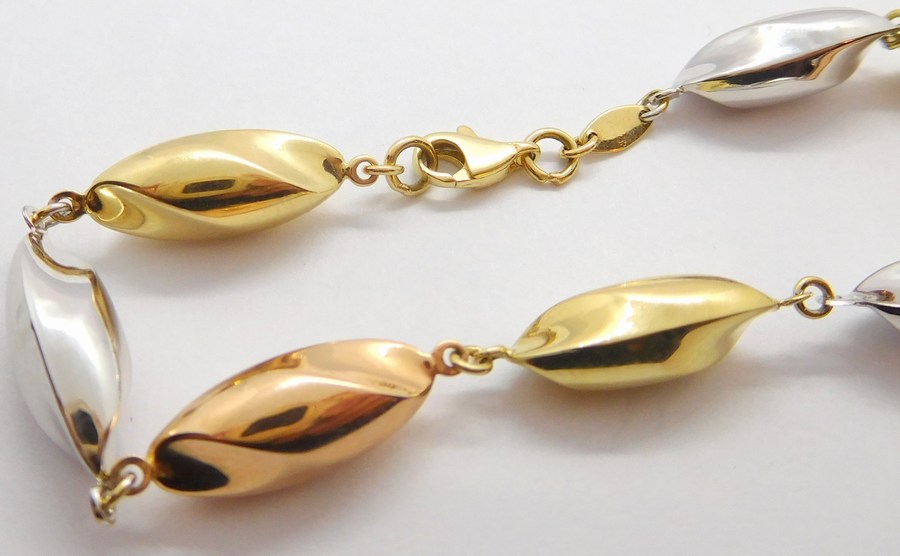 Klenoty Budín Mohutný hladký zlatý náramek ze tří barev zlata 585/4,78gr 19cm HK7002