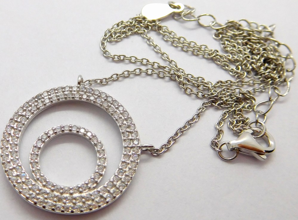 Klenoty Budín Dámský stříbrný náhrdelník posetý zirkony 925/1000 42+5cm 031106700001