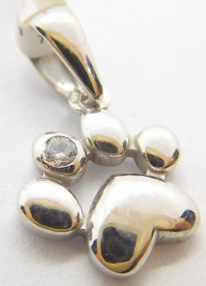 Klenoty Budín Zlatý přívěsek z bílého zlata se zirkonem TLAPKA  585/0,97gr 6670424