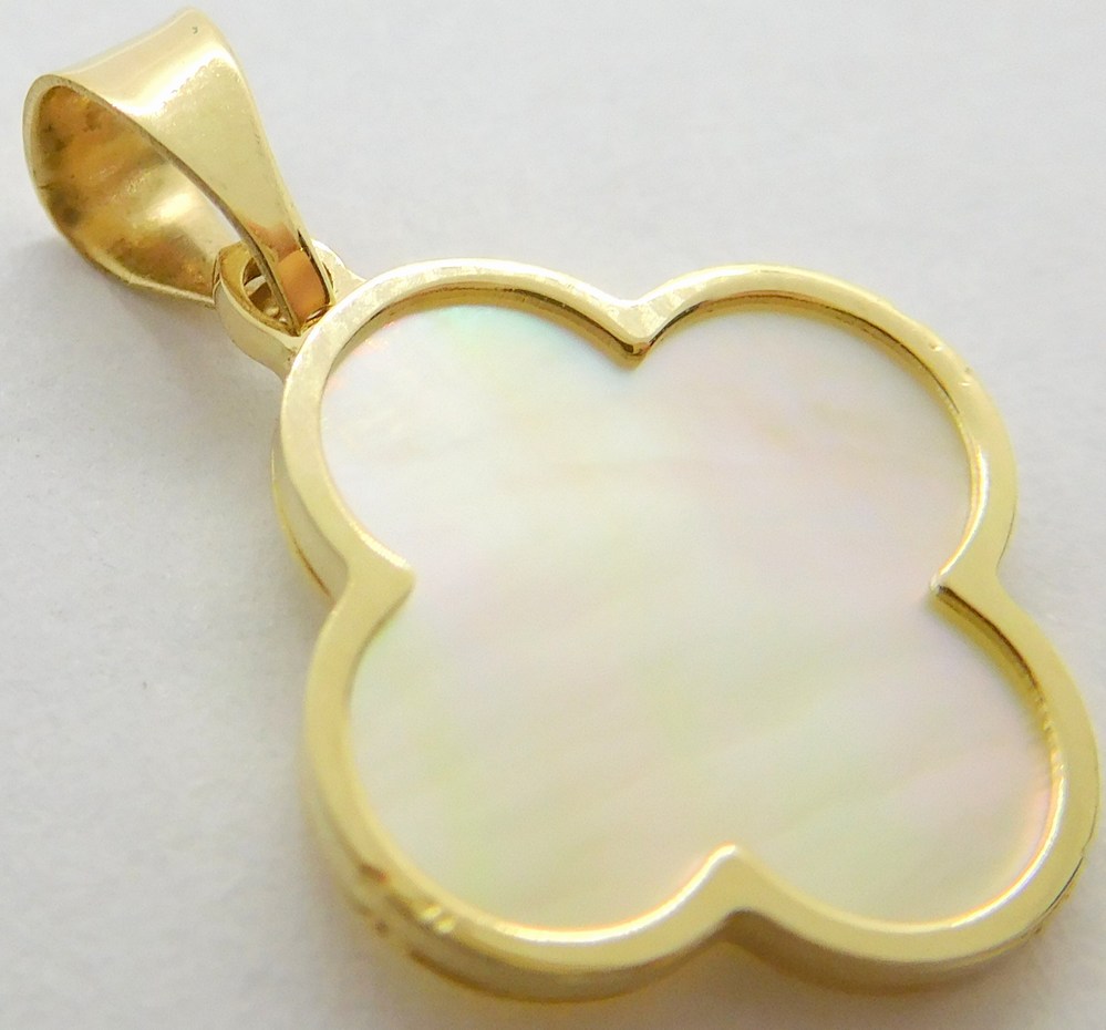 Klenoty Budín Dámský zlatý přívěsek s perleťovým smaltem čtyřlístek 585/0,73gr HK3132