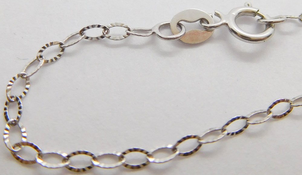 Klenoty Budín Dámský gravírovaný zlatý řetízek z bílého zlata 585/1,07gr 40cm H800