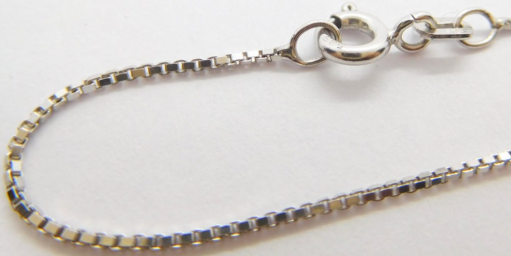 Klenoty Budín Dámský pevný přívěskový zlatý řetízek z bílého zlata VENEZIA 585/1,64gr 50cm HK6292