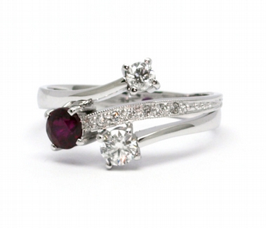 Diamantový prsten s červeným rubínem 585/2,90 gr J-19647-12 POŠTOVNÉ ZDARMA!