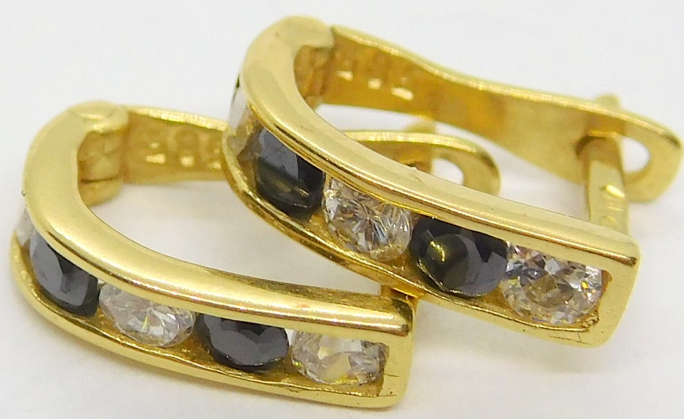 Klenoty Budín Zlaté Dětské dívčí náušnice s černými zirkony  čtvrtkroužky 585/1,07gr H217