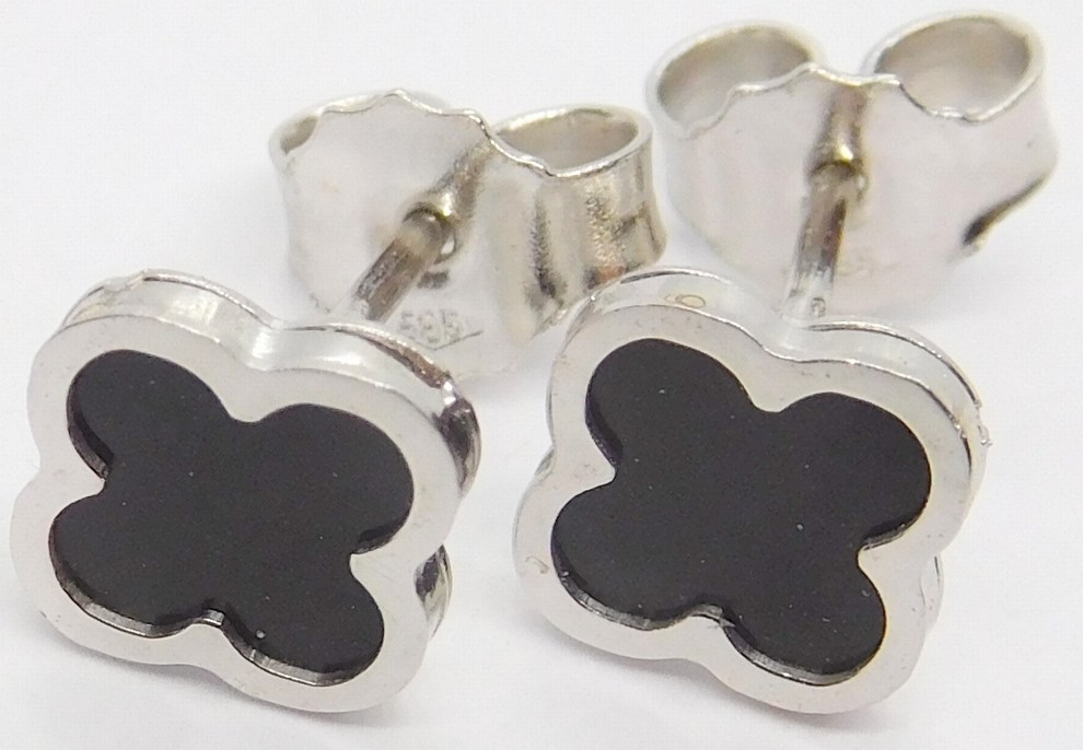 Klenoty Budín Dámské zlaté náušnice z bílého zlata s černým smaltem čtyřlístek 585/1,33gr H225