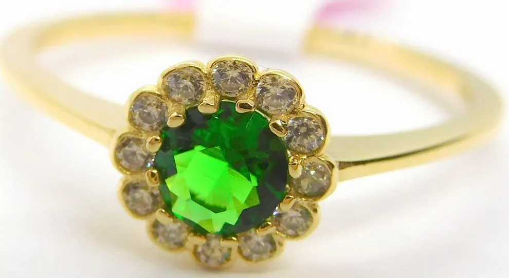 Klenoty Budín Dámský zlatý prsten se zirkony a velkým zeleným smaragdem 585/1,25gr vel. 54 HK1155