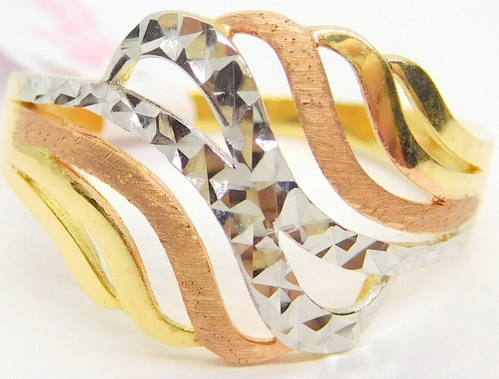 Klenoty Budín Mohutný dámský prsten ze tří barev zlata (růžové,bílé a žluté) 585/2,04gr vel. 62 HK1240