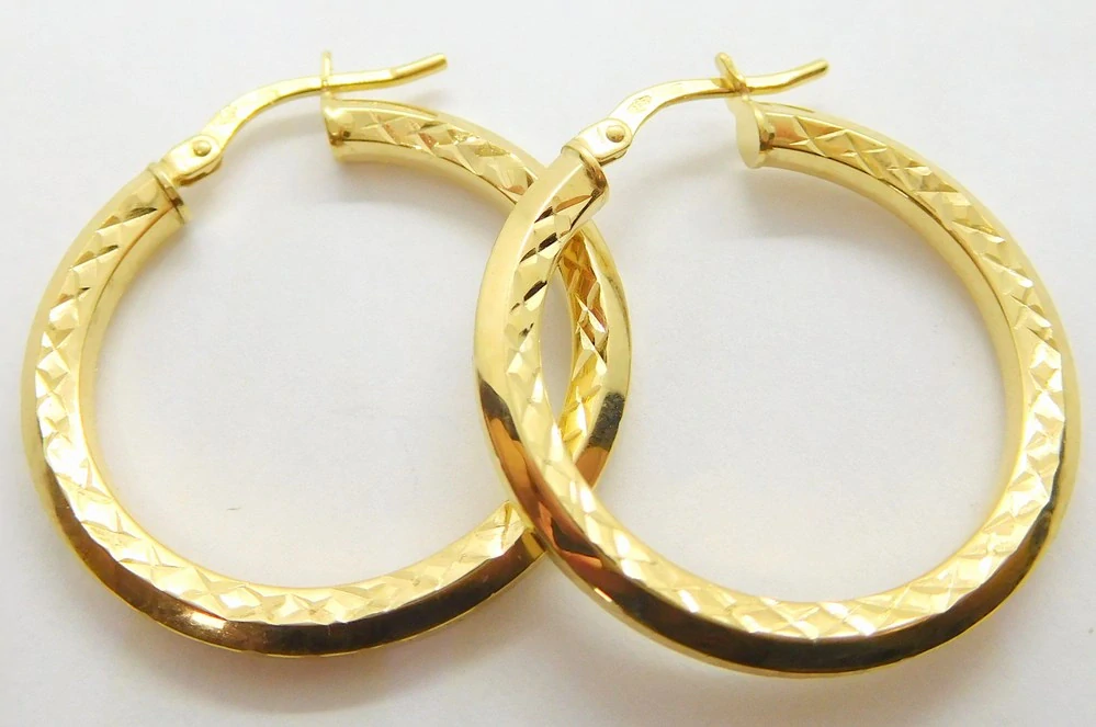 Klenoty Budín Dámské kruhové zlaté náušnice s gravírováním pr. 25mm 585/1,74gr HK2331