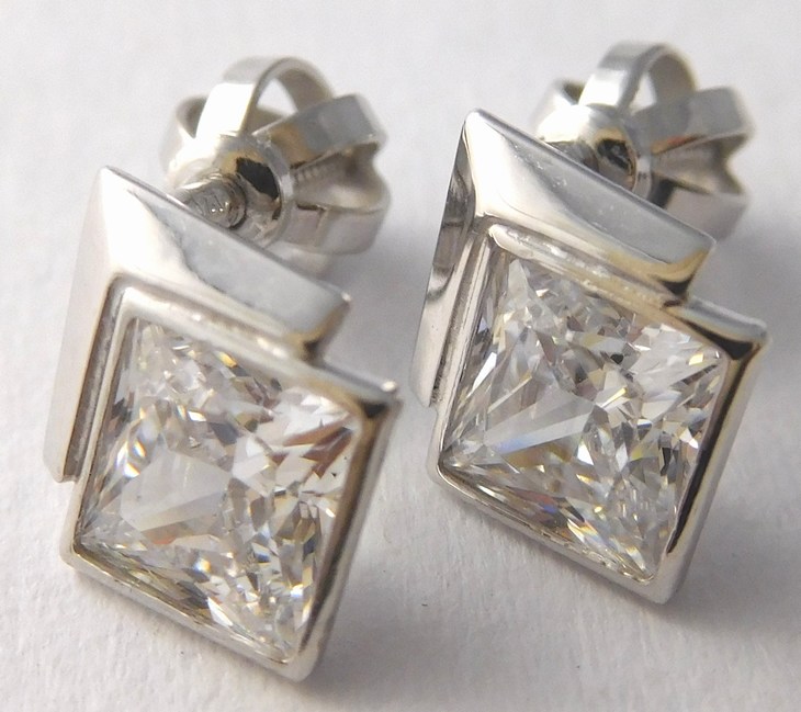 Klenoty Budín Dámské zlaté pecičky s velkými zirkony na šroubek 585/1,19gr 336040918