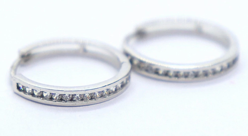 Klenoty Budín Dámské zlaté kruhové náušnice se zirkony z bílého zlata 585/1,50gr HK2410