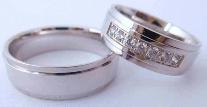 Exkluzivní zlaté snubní prsteny Couple 585/1000 s diamanty 65D1