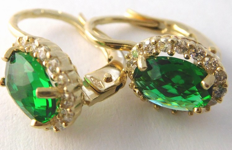 Klenoty Budín Mohutné dámské zlaté náušnice se zelenými smaragdy (2ks) 585/2,47gr HK2316