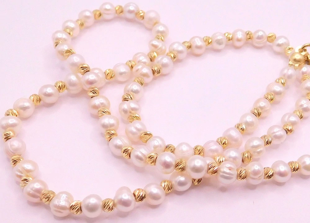 Klenoty Budín Dámský zlatý perlový náhrdelník ze žlutého zlata s perlami 585/3,29gr 42+3cm HK4074