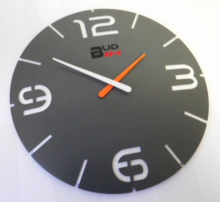 Klenoty Budín Přesné rádiem řízené šedivé designové nástěnné hodiny BUD-IN C1909