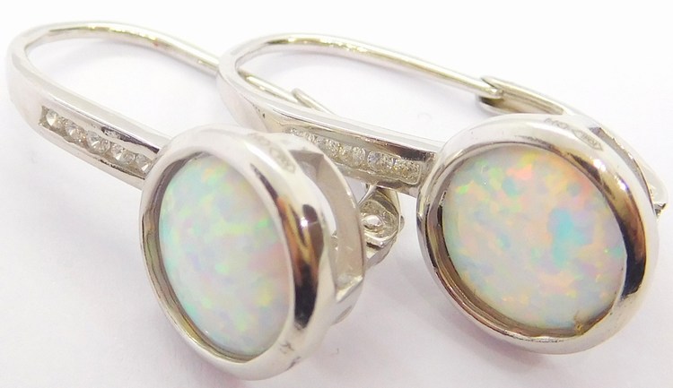 Klenoty Budín Rhodiované stříbrné náušnice s bílými opály 925/1000 03060230004