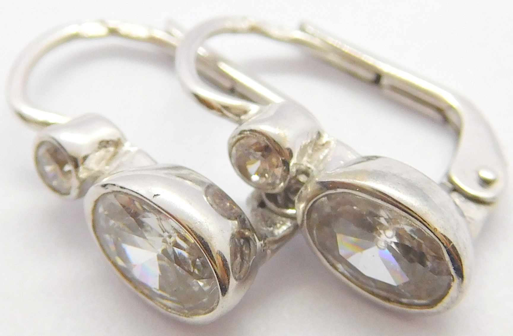 Klenoty Budín Zlaté náušnice z bílého zlata se zirkony 585/2,57gr 6880155