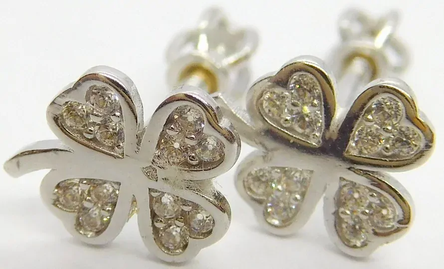 Klenoty Budín Dámské zlaté pecičky čtyřlístek se zirkony bílé zlato 585/1,39gr HK2091