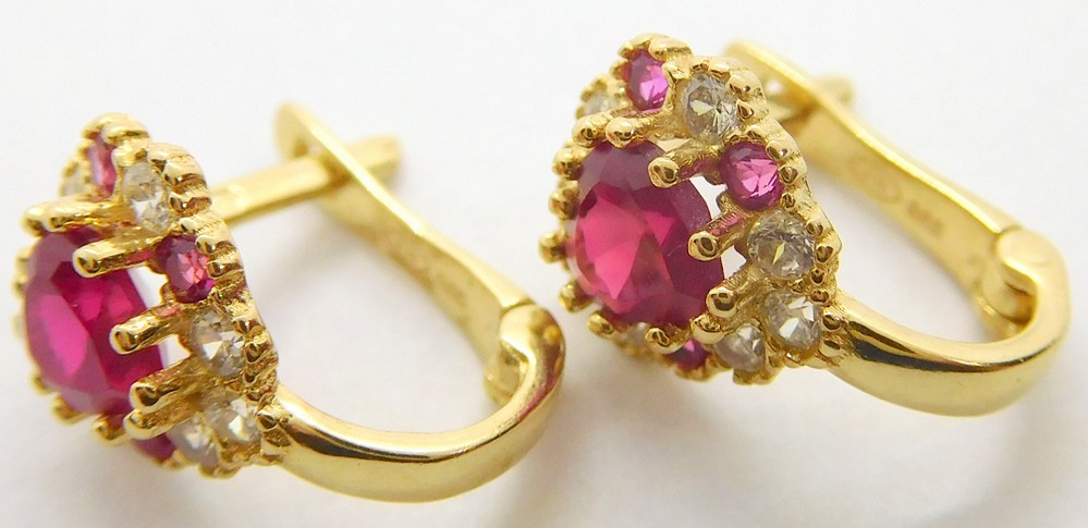 Klenoty Budín Dívčí zlaté náušnice se zirkony a rubíny 585/1,46gr HK2181