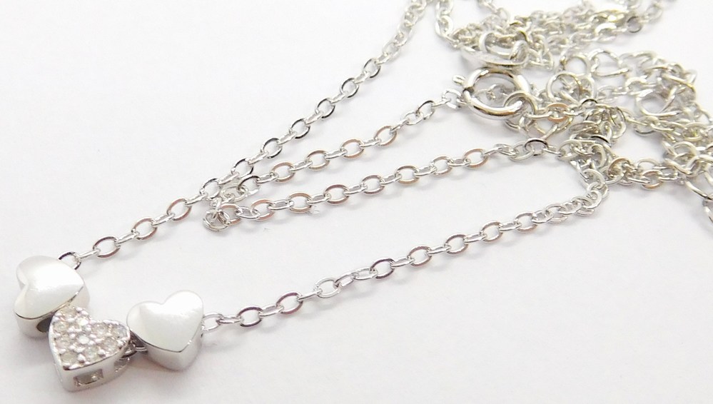 Klenoty Budín Dámský stříbrný náhrdelník se zirkony srdce 925/1000 40+5cm 031112900003