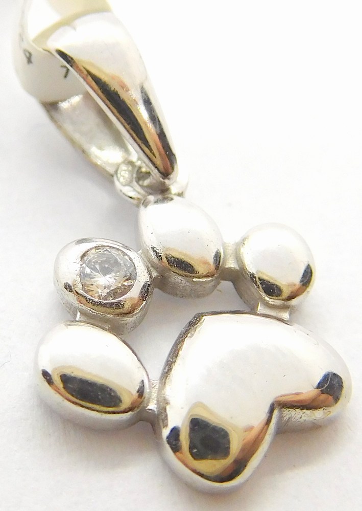 Klenoty Budín Zlatý přívěsek z bílého zlata se zirkonem TLAPKA  585/0,97gr 6670424