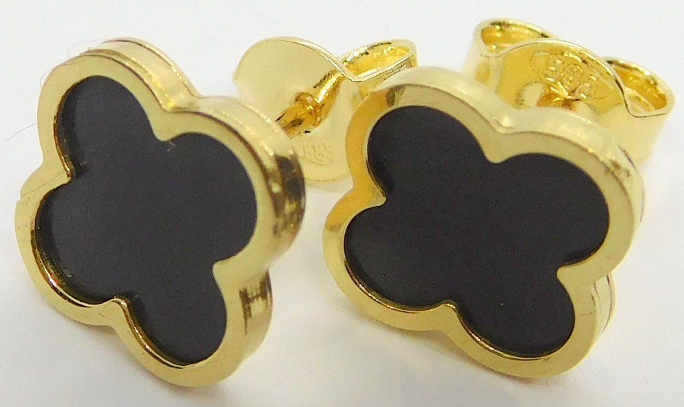Klenoty Budín Dámské zlaté náušnice ze žlutého zlata s černým smaltem čtyřlístek 585/1,30gr HK2197