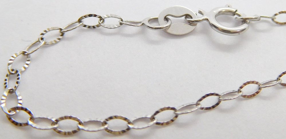 Klenoty Budín Dámský gravírovaný zlatý řetízek z bílého zlata 585/1,07gr 40cm H800